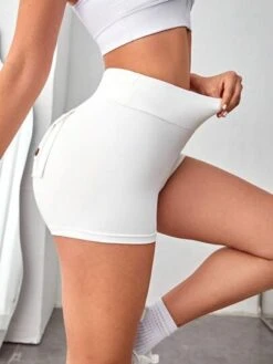 Wideband Waist Flap Pocket Ruched Back Sports Shorts