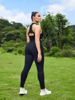 SHEIN Leisure Plus Solid Ruched Sports Set