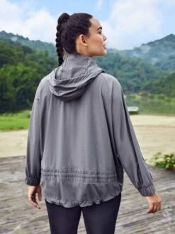 SHEIN Leisure Plus Drawstring Hooded Sports Jacket