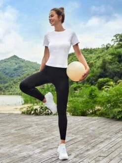 SHEIN Leisure Solid Raglan Sleeve Sports Tee -Sculptive Wear 1688974810ea18818463fa1e22ceb34e5c44fe1e7f thumbnail 405x552