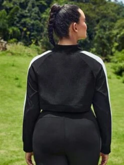 SHEIN Leisure Plus Striped Side Raglan Sleeve Zip Up Crop Sports Jacket