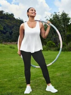 SHEIN Leisure Plus Hollow Out Racer Back Sports Tank Top Without Bra -Sculptive Wear 16891290555ed0b1b5e70f17a97ee63dab16580d7d thumbnail 405x552