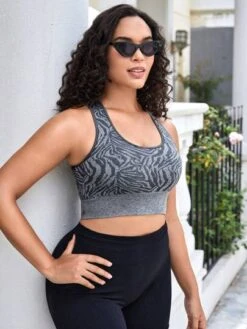 Plus Graphic Print Racer Back Sports Bra -Sculptive Wear 1689417843c3af2ec0c749b9fc0624d84ec12789bb thumbnail 405x552