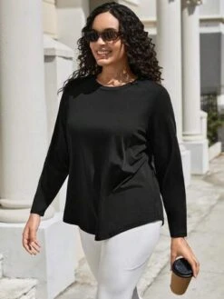 Plus Geo Print Sports Tee -Sculptive Wear 168942100453df8109244e2c845045d8dd0a4b1e31 thumbnail 405x552