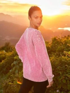 SHEIN In My Nature Vintage American Style Loose-fitting & Washed & Distressed & Long Sleeve T-shirt For Outdoor Sports, Hiking, Urban Commute