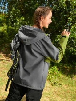 SHEIN In My Nature Urban Outdoor Water Repellent Jacket With Colorblock Front Chest, Functional Features