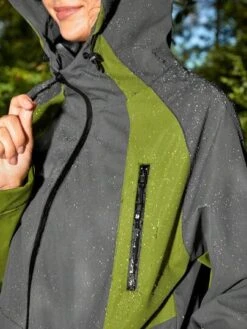 SHEIN In My Nature Urban Outdoor Water Repellent Jacket With Colorblock Front Chest, Functional Features -Sculptive Wear 16910275740e7fa39ba0a761604b332ef2618ef392 thumbnail 405x552